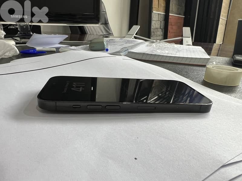 iphone 14 pro very good condition 5