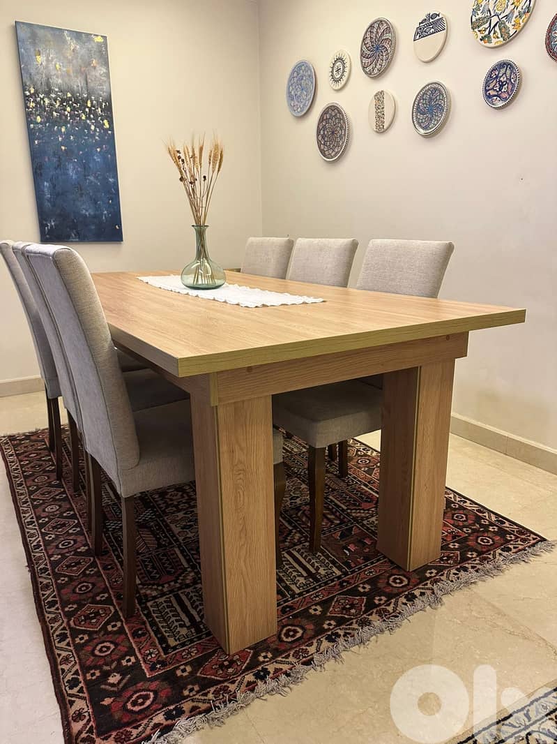 excellent condition Full living room + dining room+ center table 7