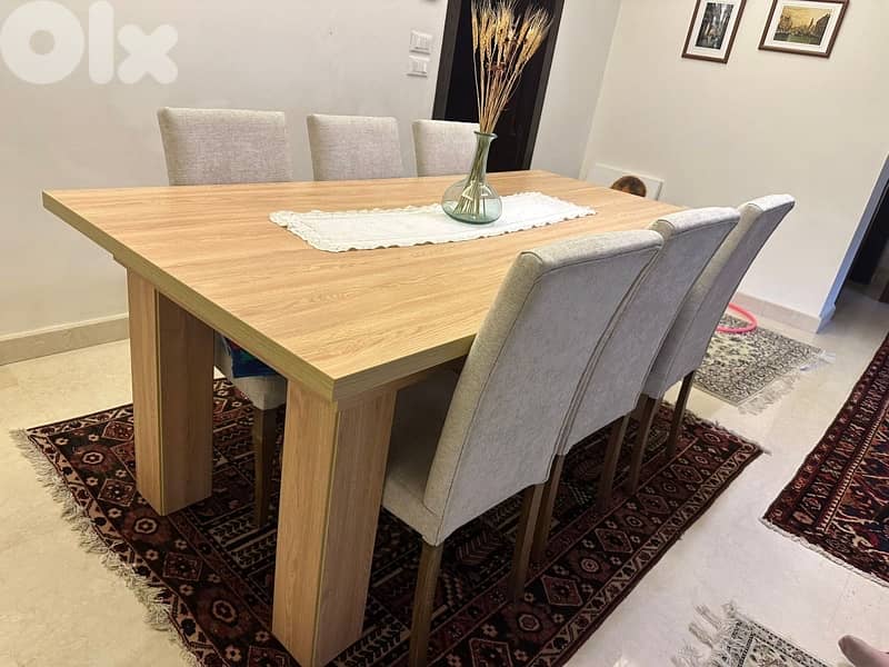 excellent condition full Living room+ dining room+center table 6