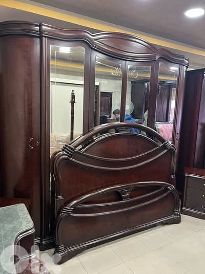 غرفة نوم خشب زان ولاتي ملبسة قشرة شبه جديدة