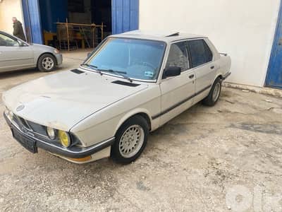 بي ام دبليو أخرى 1985