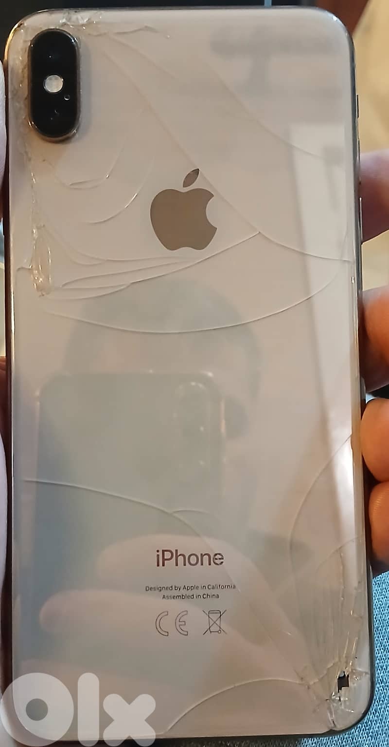 Iphone sxmas 64. GB. Gold 7