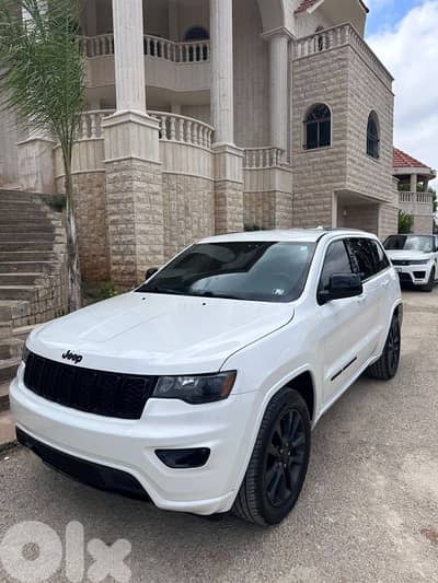 Jeep Grand Cherokee Altitude 2017 – Super Clean – 4x4 – 88k Miles