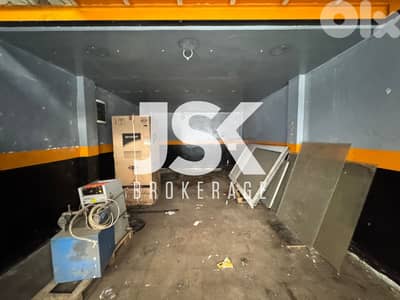 L18318 - Industrial Shop With Mezanine For Sale in Sed El Bouchrieh