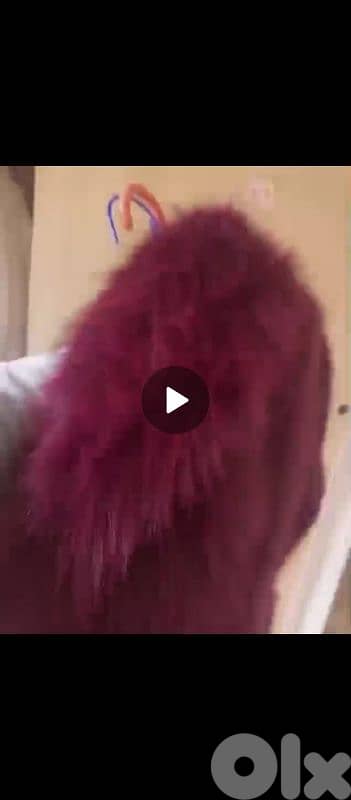 New. White and bordeaux. 5