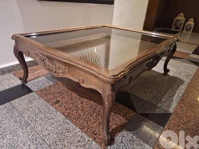 طاولة صالون وسط وجه فيترين فرنسية لويكانز مميزة انتيك