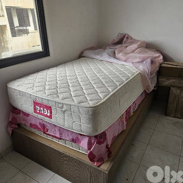 2 beds 120cm w their mattresses 3
