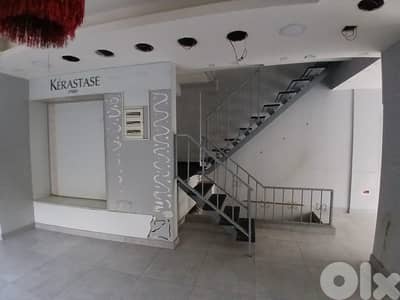 ZE26-4739 Shop 150 sqm for Sale – Hamra, Ras Beirut