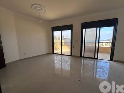 Apartment for sale in Halat شقة للبيع في حالات