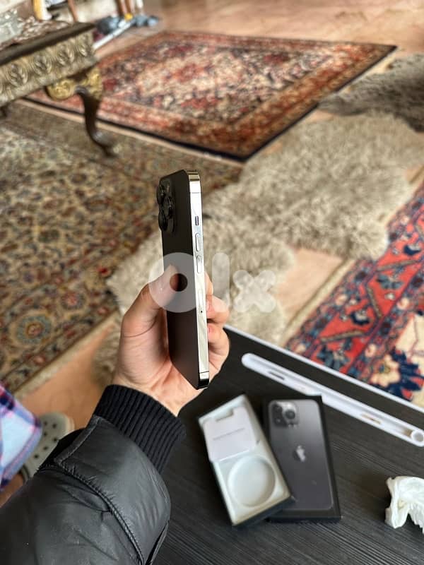 iPhone 13pro 256gb 5