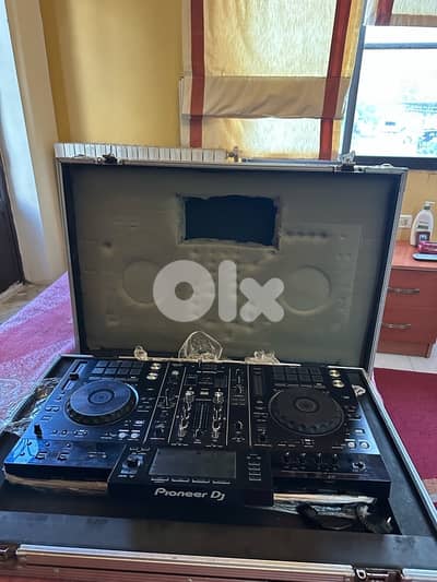 Pioneer DJ XDJ-RX2 All-in-One Controller With Flight Case