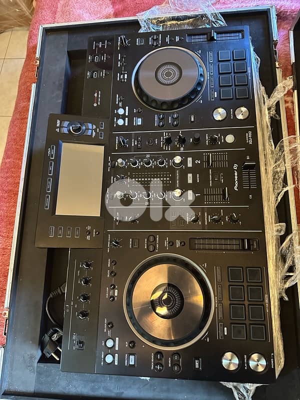 Pioneer DJ XDJ-RX2 All-in-One Controller With Flight Case 2
