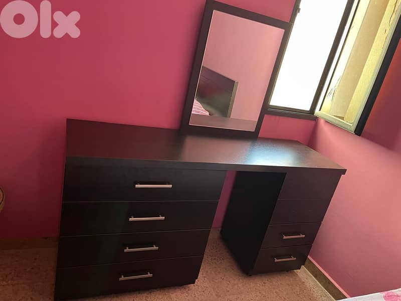 Fully Furnished Bedroom in Good Condition 2
