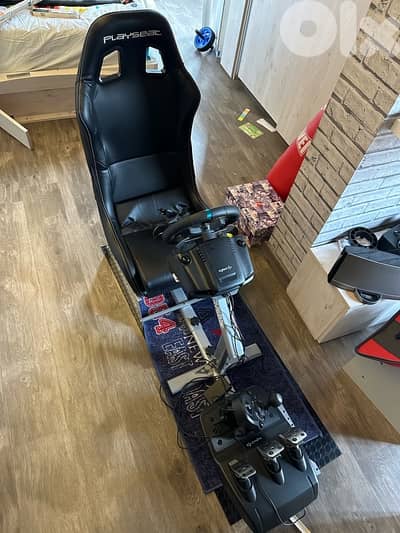 Logitech G29 (PS4/PS3) + chair