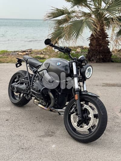 BMW R9T