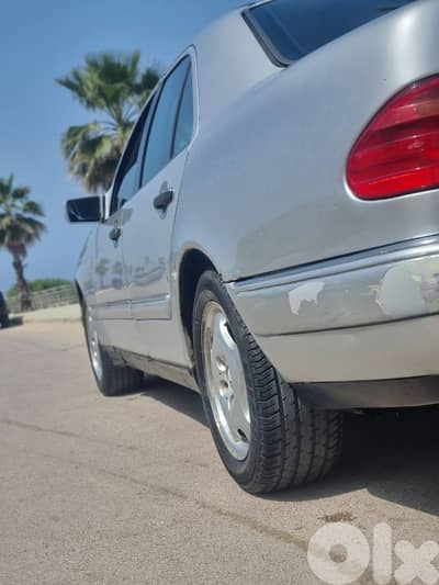 Mercedes-Benz E-Class 2000