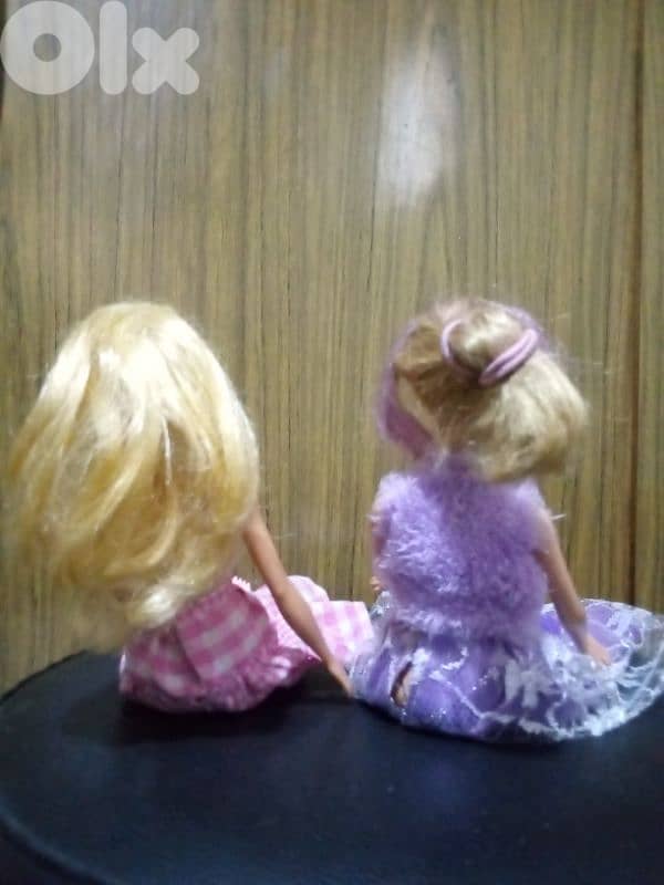 2 Barbie Glitz as new dressed dolls set+2 Barbie brushes, both=32$ 3
