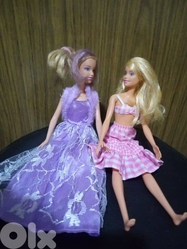 2 Barbie Glitz as new dressed dolls set+2 Barbie brushes, both=32$ 4