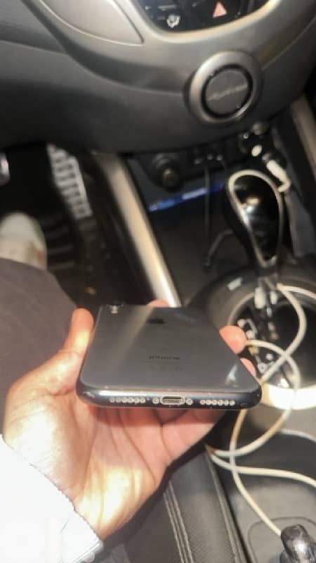 Xr , 128Gb 76%Battery 3