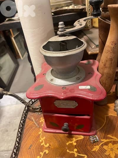 مطحنة قهوة انتيك