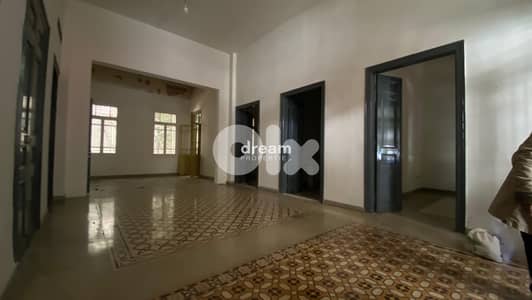 Traditional Apartment for Rent – Achrafieh ach0165dpst