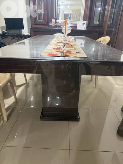 طاولة سفرة مع دورسوار