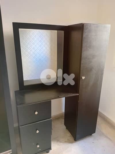 شفونيار  شبه جديد.