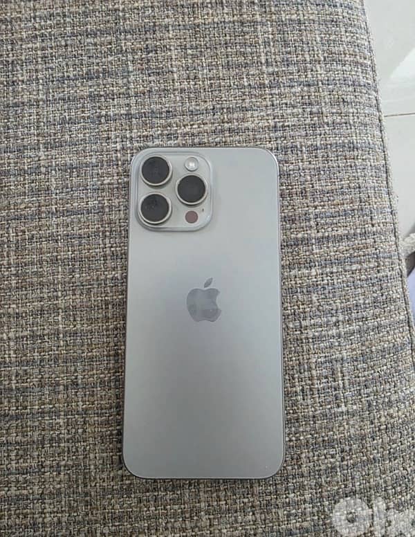 iphone 15 pro max like new 1