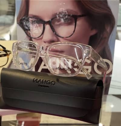 Fashion look for man and womwn eyeglasses