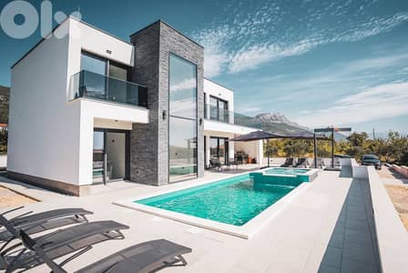 LUXURIOUS VILLA FOR RENT AIN SAADE (3000SQ) WITH POOL AND GARDENS