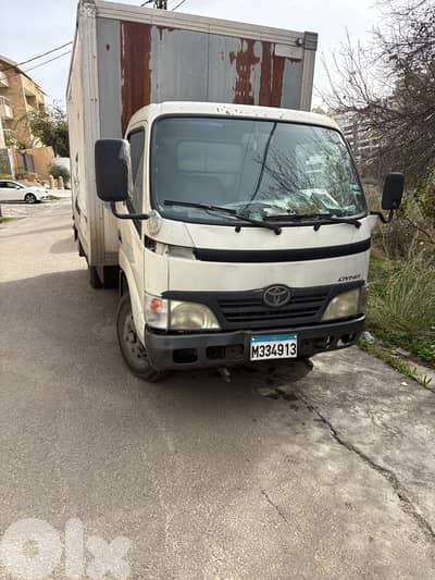 Toyota Dyna truck