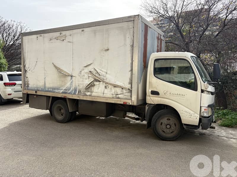 Toyota Dyna truck 1