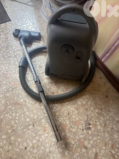 هوفر  مستعمل شغال  للتواصل 03564535