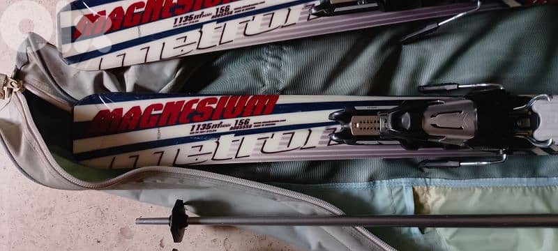 Atomic metron magnesium with poles 9