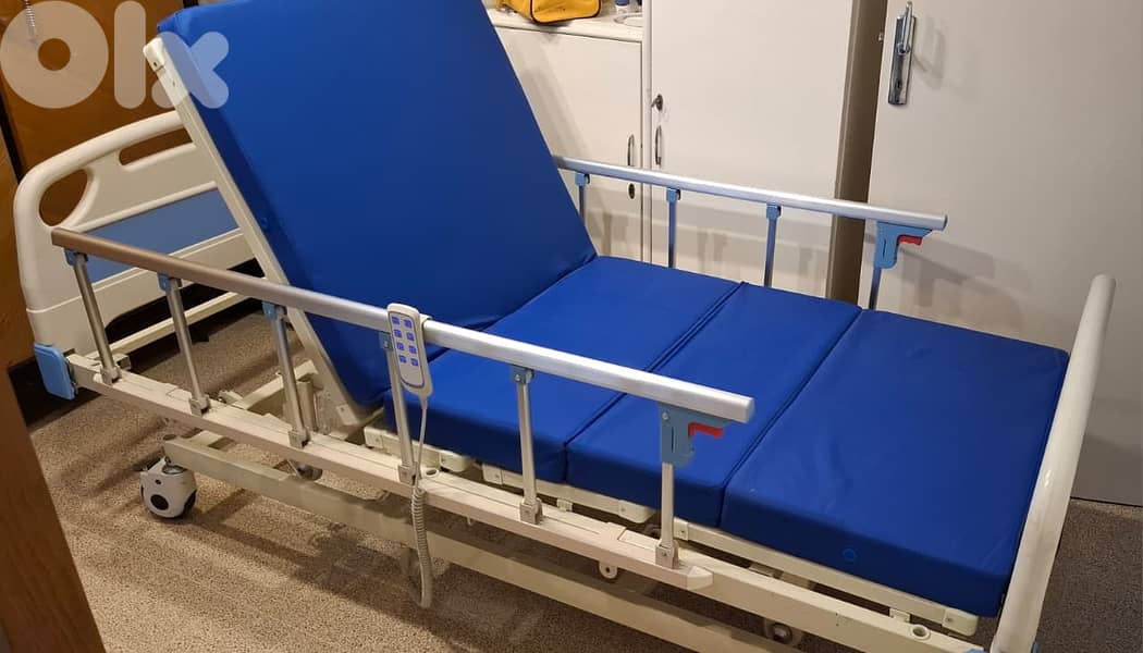 Electric hospital bed/HomeCare bed 1