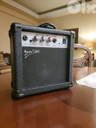 Guitar amplifier + guitar cable