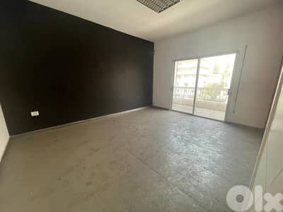 Office/Apartment in Jounieh مكتب او شقة للبيع على اتوستراد جونية