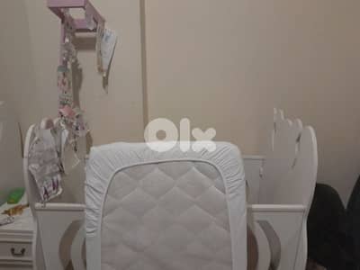 تخت وفرشة وحماية و وعامود ناموسية