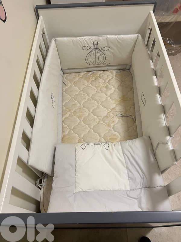 Full bedroom white and gray 3