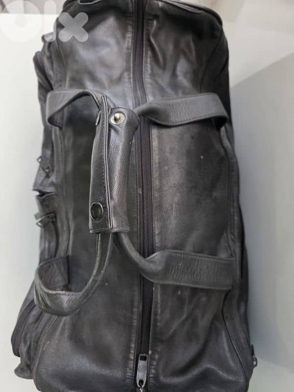 ​Rare Antique 1980, Duck Grain,  Leather Duffle, Gold Dragon 4
