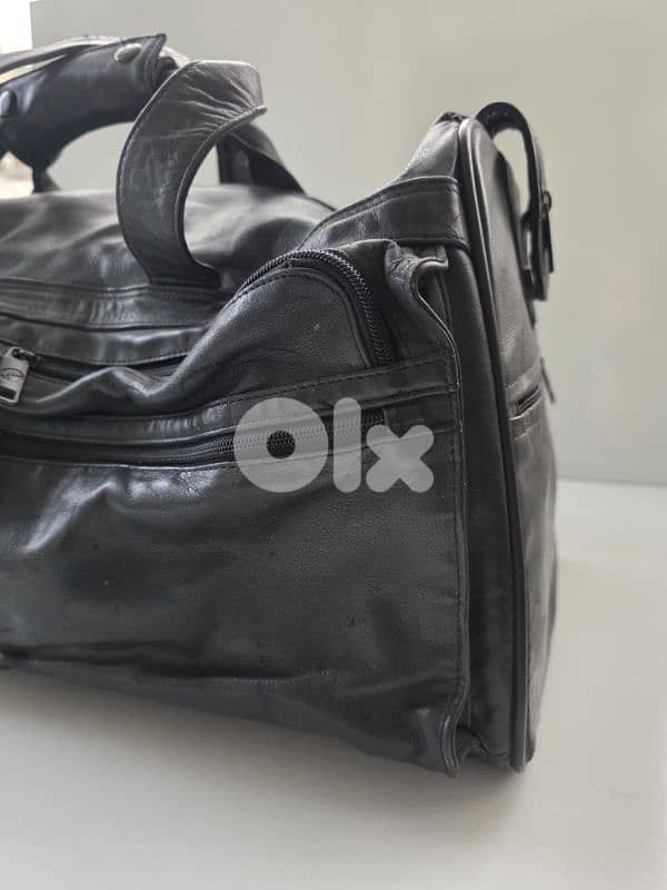 ​Rare Antique 1980, Duck Grain,  Leather Duffle, Gold Dragon 5