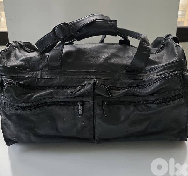 ​Rare Antique 1980, Duck Grain,  Leather Duffle, Gold Dragon 6