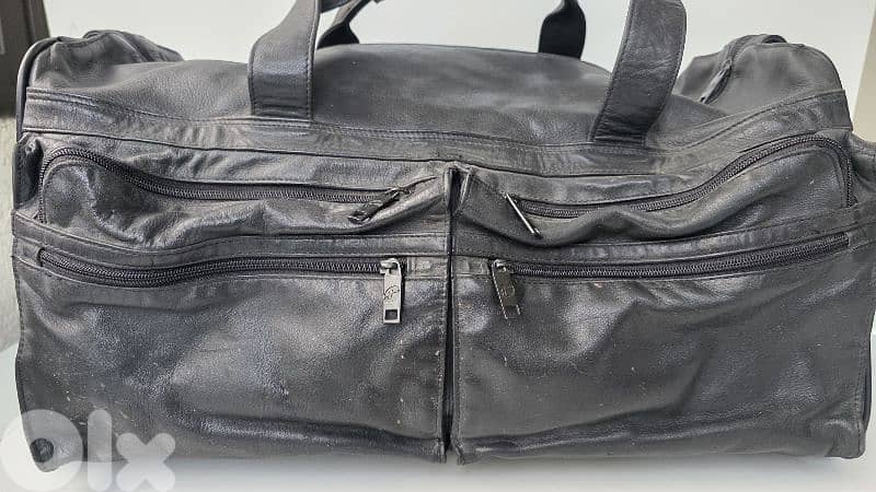 ​Rare Antique 1980, Duck Grain,  Leather Duffle, Gold Dragon 7