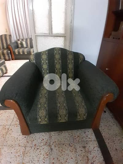 صالون بحالة جيدة جدا ١٥٠ دولار