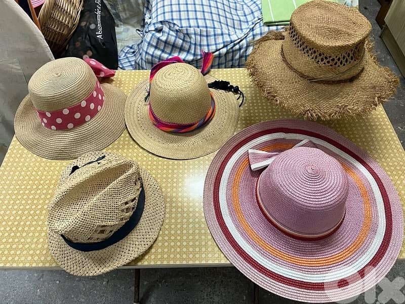 women’s hats of different models 2