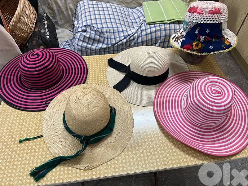 women’s hats of different models 3