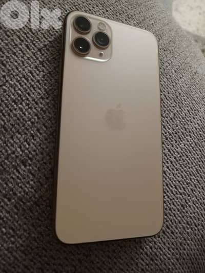 آيفون ١١ برو للبيع