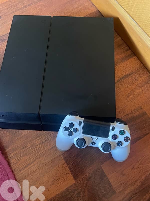 used ps4 slim 1tb with console and wires very clean 1