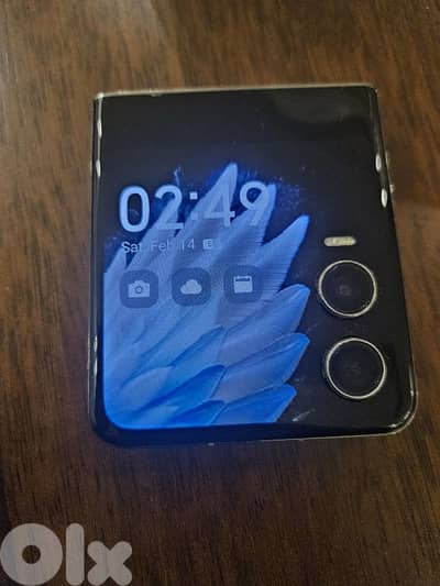 tecno phantom v flip