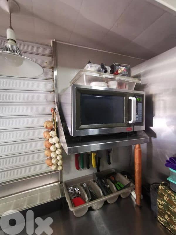 Fully equipped kiosk restaurant for sale 3